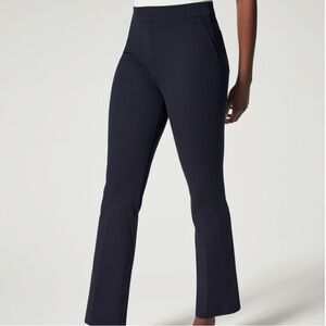 SPANX On the Go Cropped Kick Flare Pants in Black Size Small